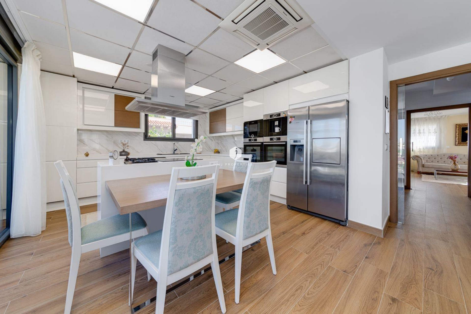 D'occasion - Villa -
Torrevieja - Costa Blanca