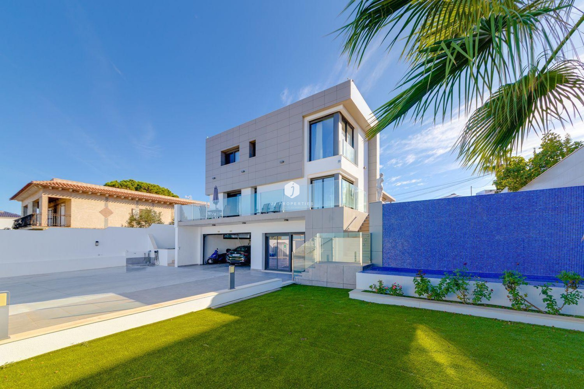 D'occasion - Villa -
Torrevieja - Costa Blanca
