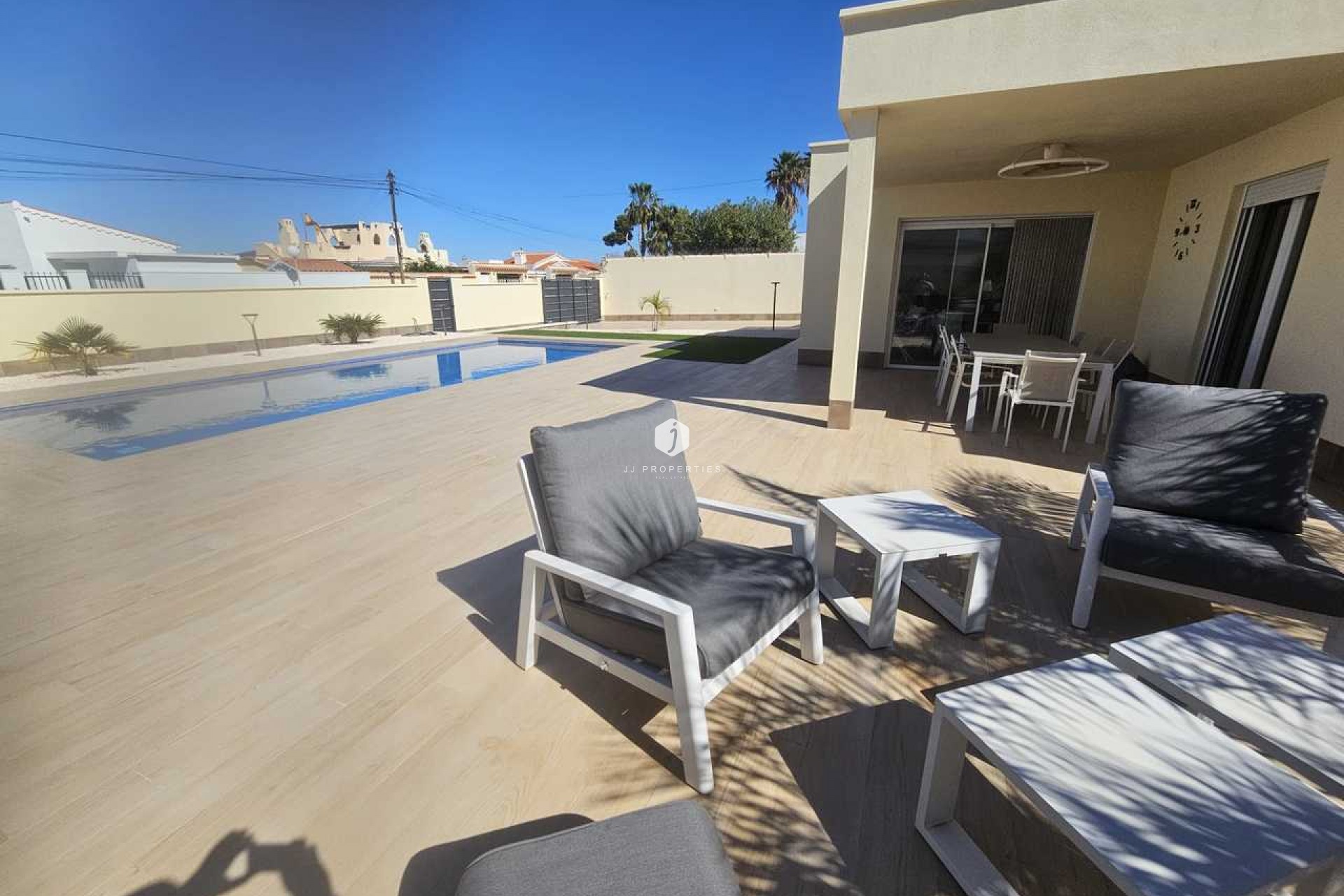 D'occasion - Villa -
Torrevieja - Costa Blanca
