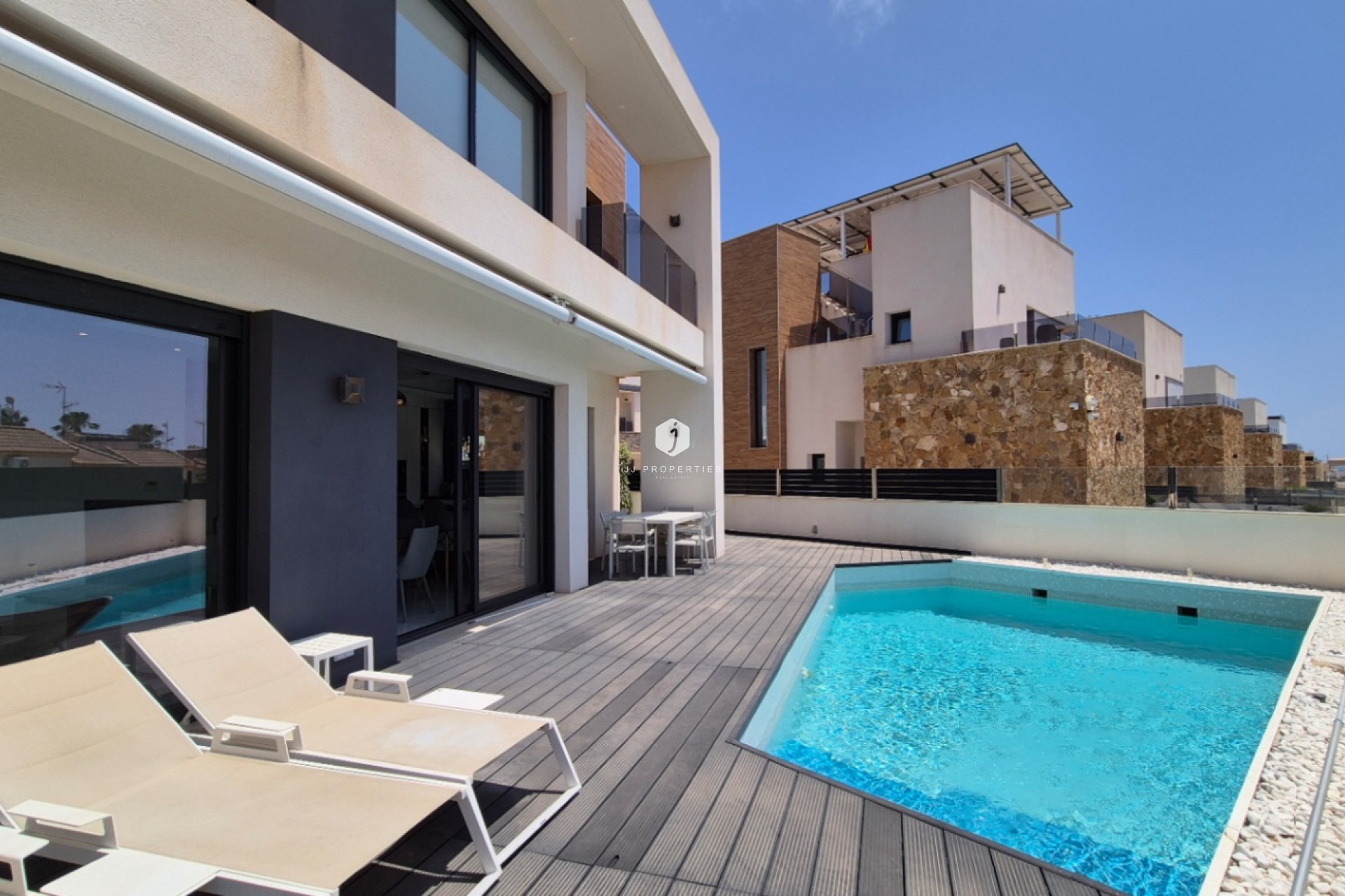 D'occasion - Villa -
Torrevieja - Costa Blanca