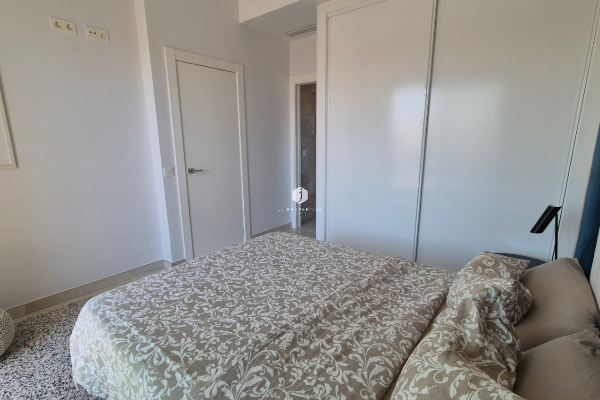 D'occasion - Villa -
Torrevieja - Costa Blanca