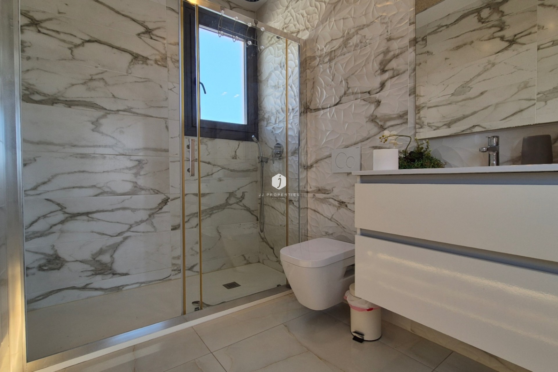D'occasion - Villa -
Torrevieja - Costa Blanca