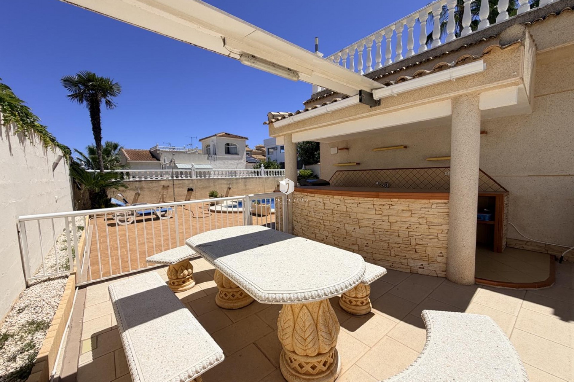 D'occasion - Villa -
Torrevieja - Costa Blanca