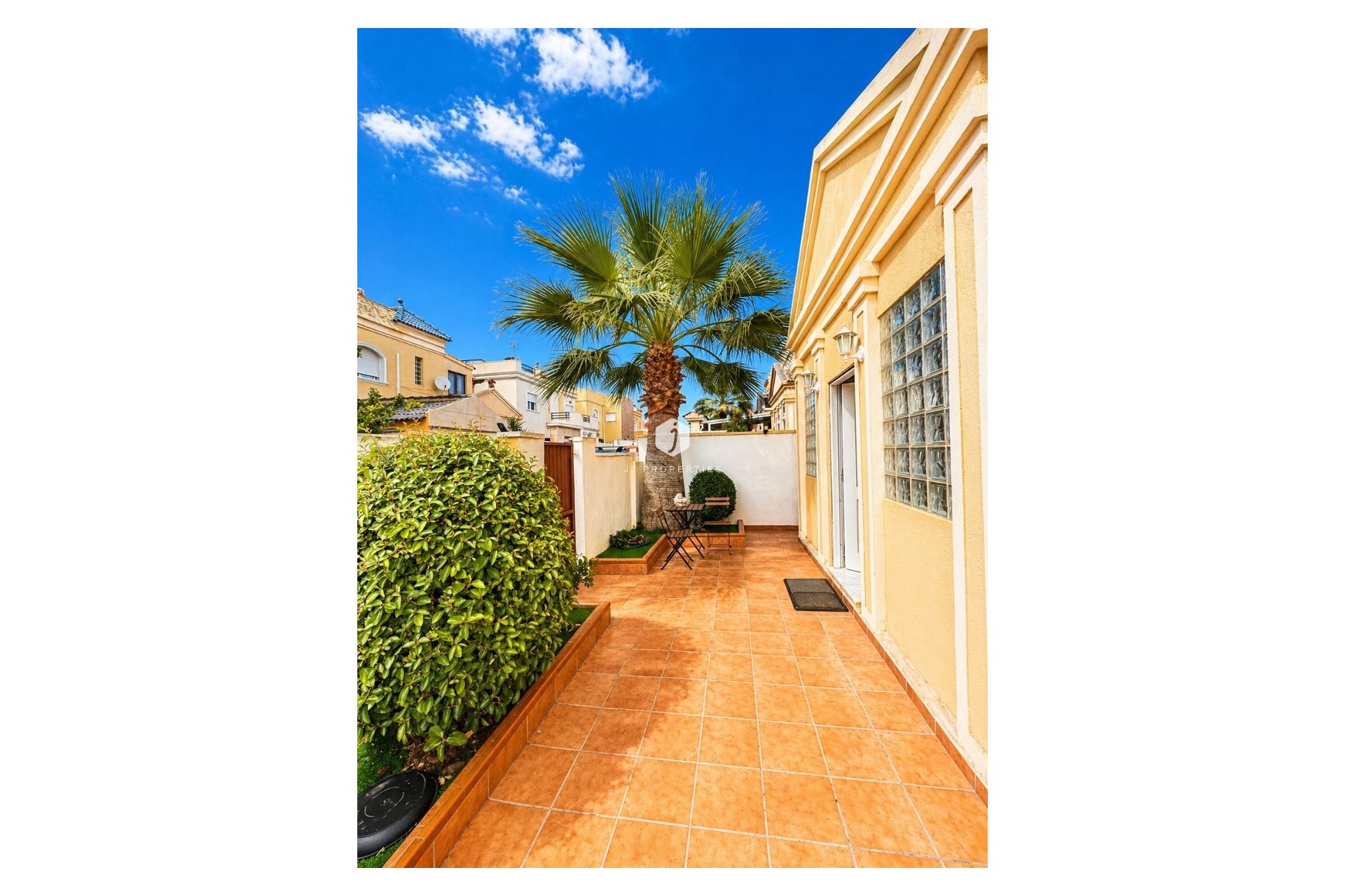 D'occasion - Villa -
Torrevieja - Costa Blanca