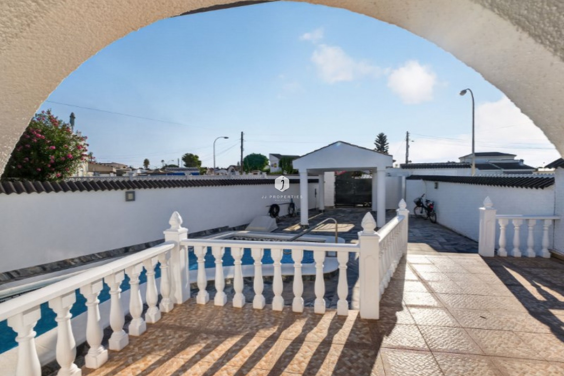 D'occasion - Villa -
Torrevieja - Costa Blanca