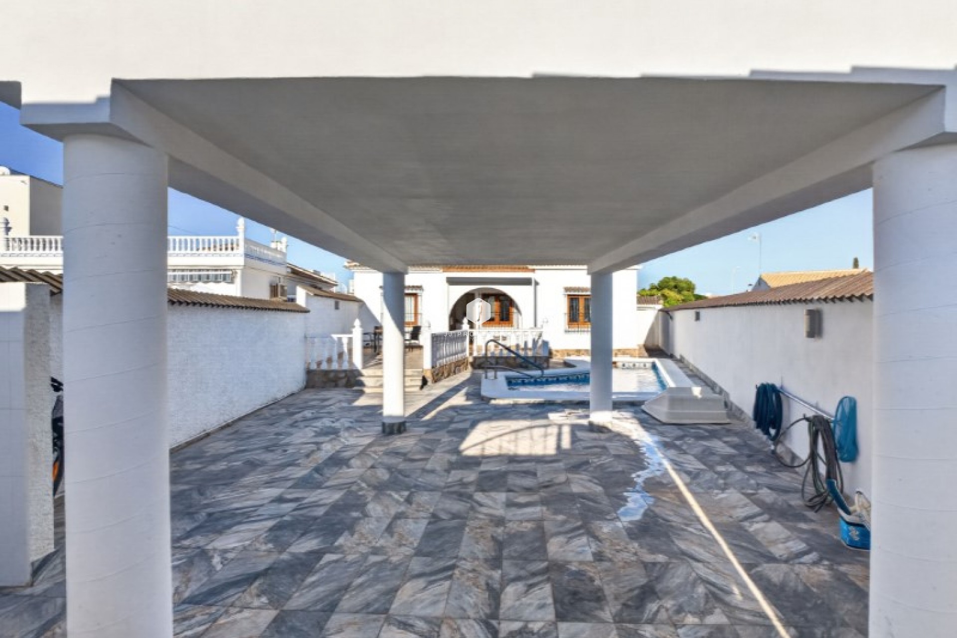 D'occasion - Villa -
Torrevieja - Costa Blanca