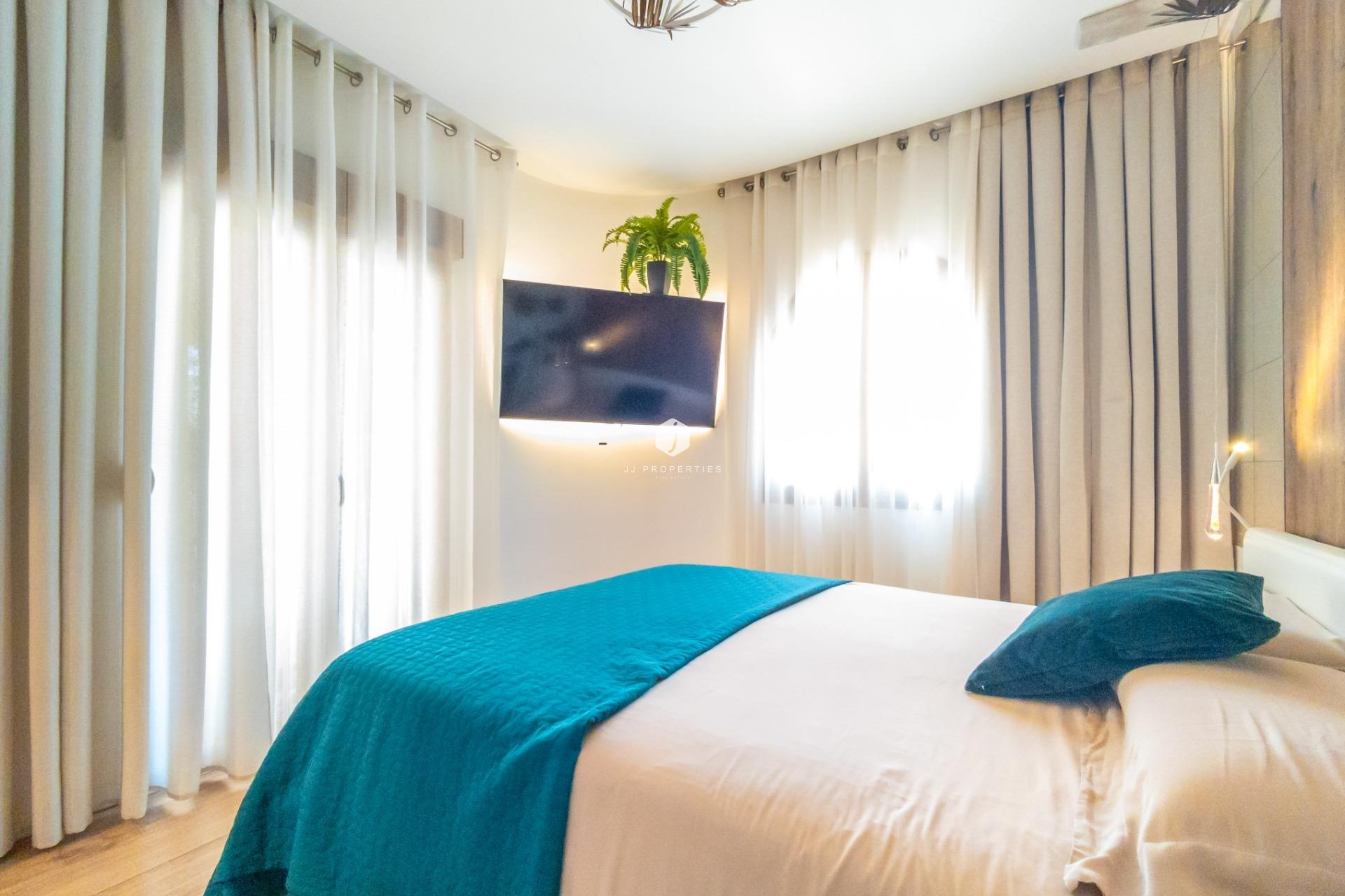 D'occasion - Villa -
Torrevieja - El chaparral