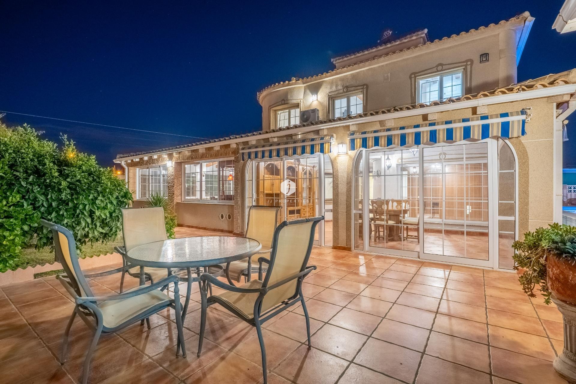 D'occasion - Villa -
Torrevieja - El chaparral
