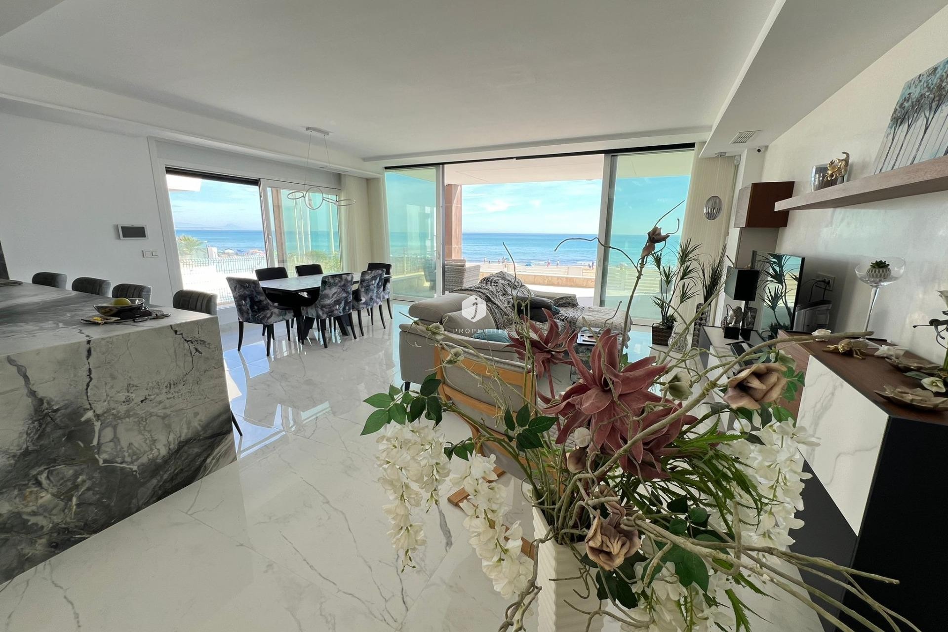 D'occasion - Villa -
Torrevieja - La Mata