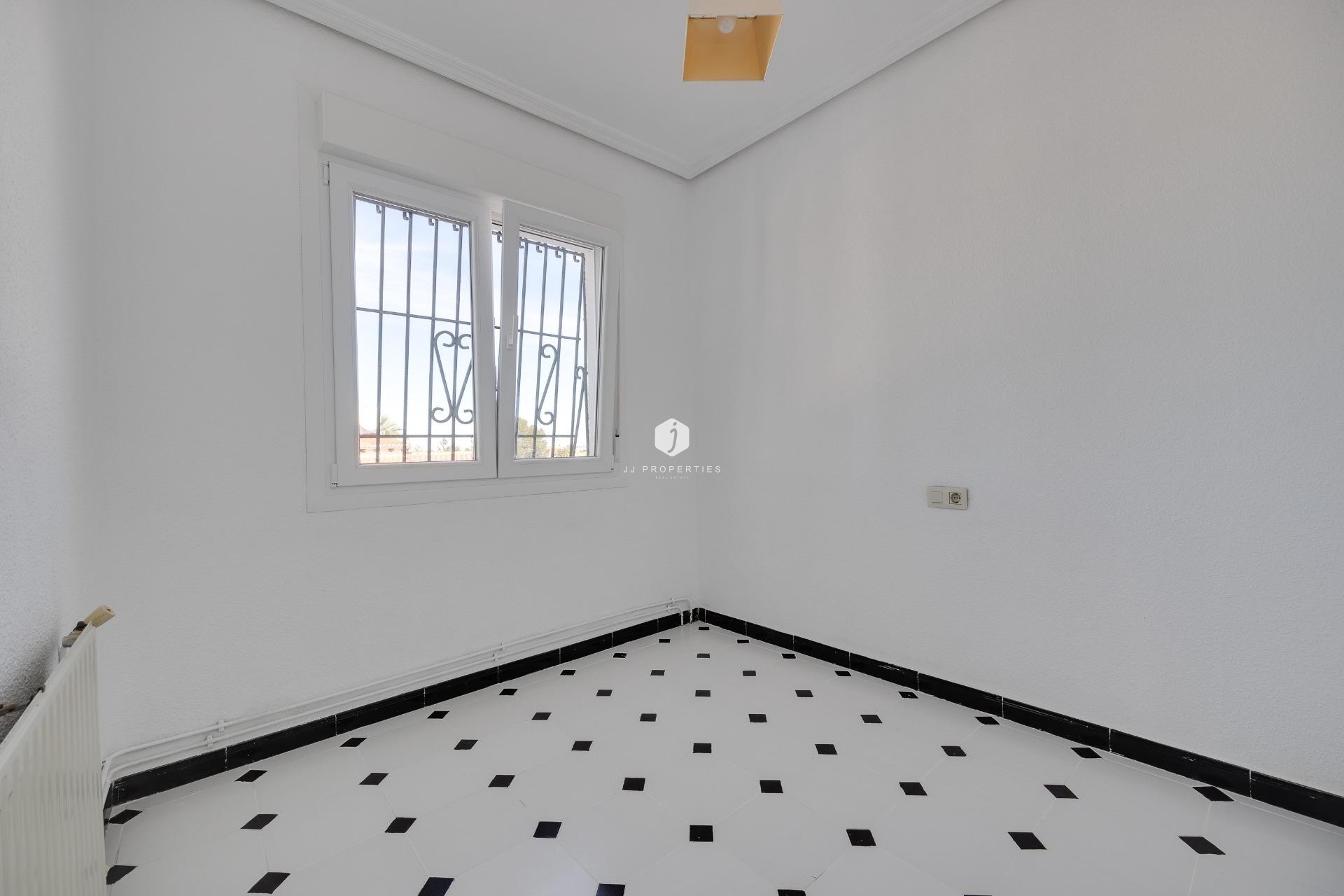D'occasion - Villa -
Torrevieja - La Siesta - El Salado - Torreta
