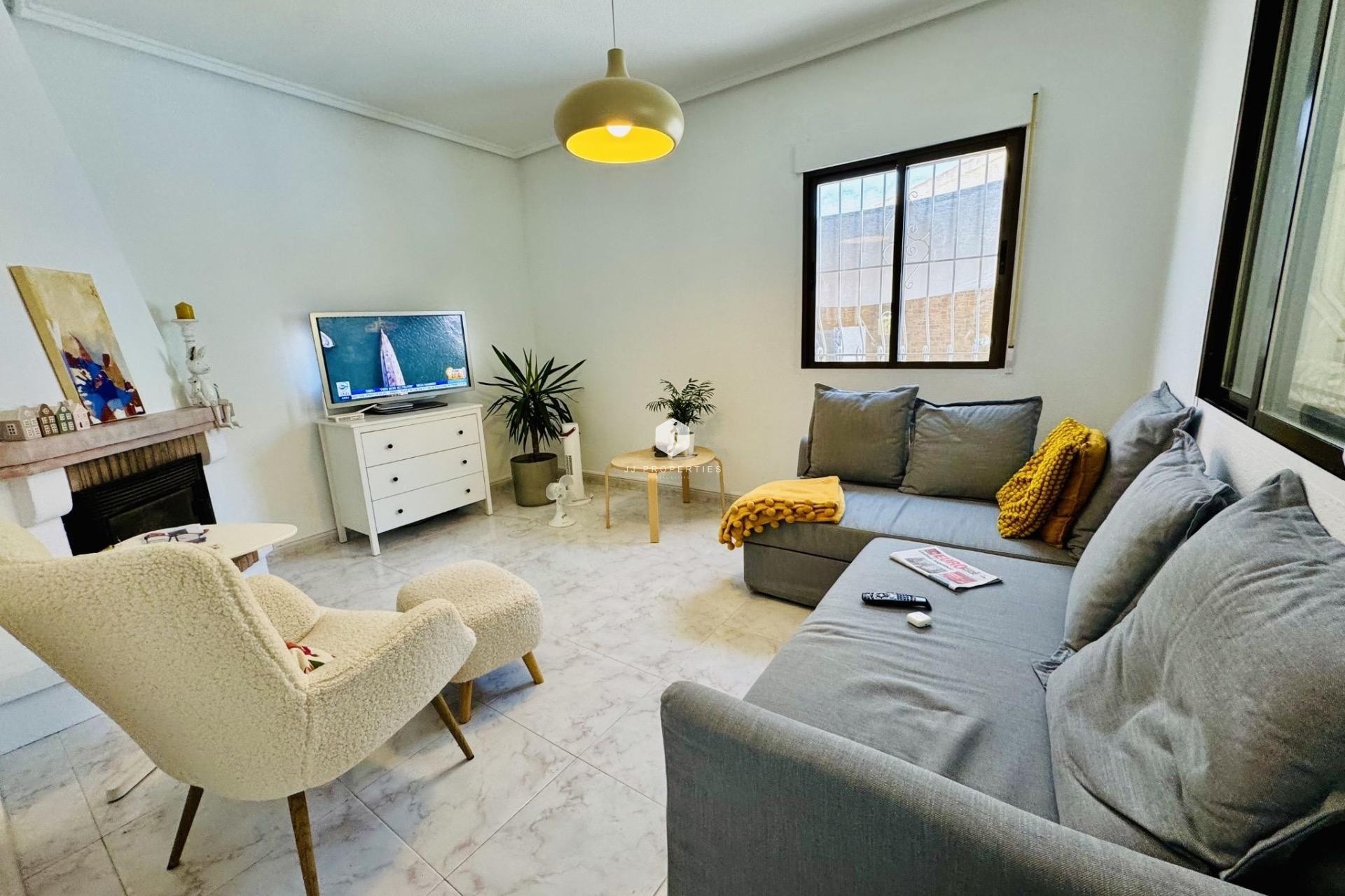 D'occasion - Villa -
Torrevieja - La Siesta - El Salado - Torreta