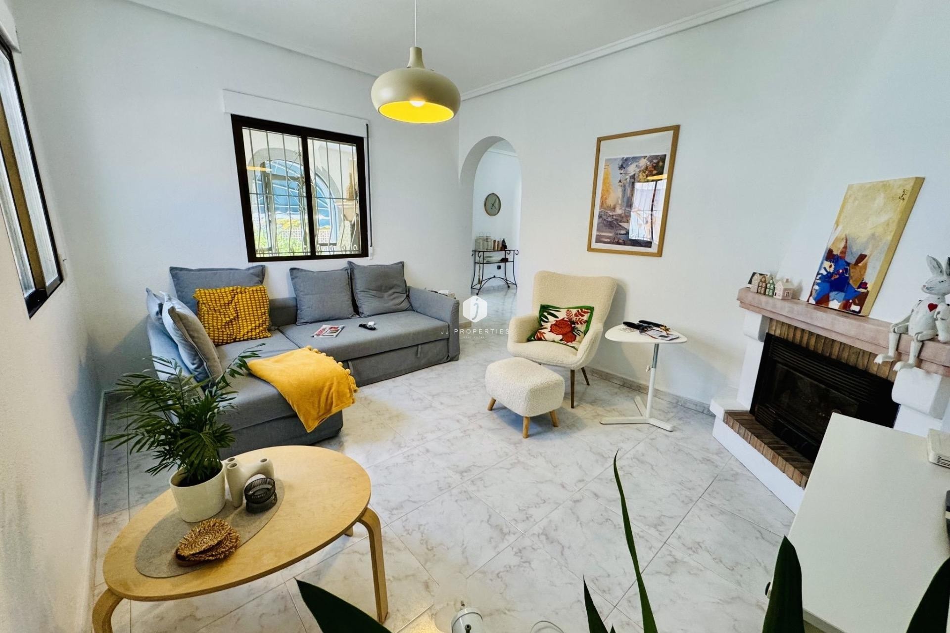 D'occasion - Villa -
Torrevieja - La Siesta - El Salado - Torreta