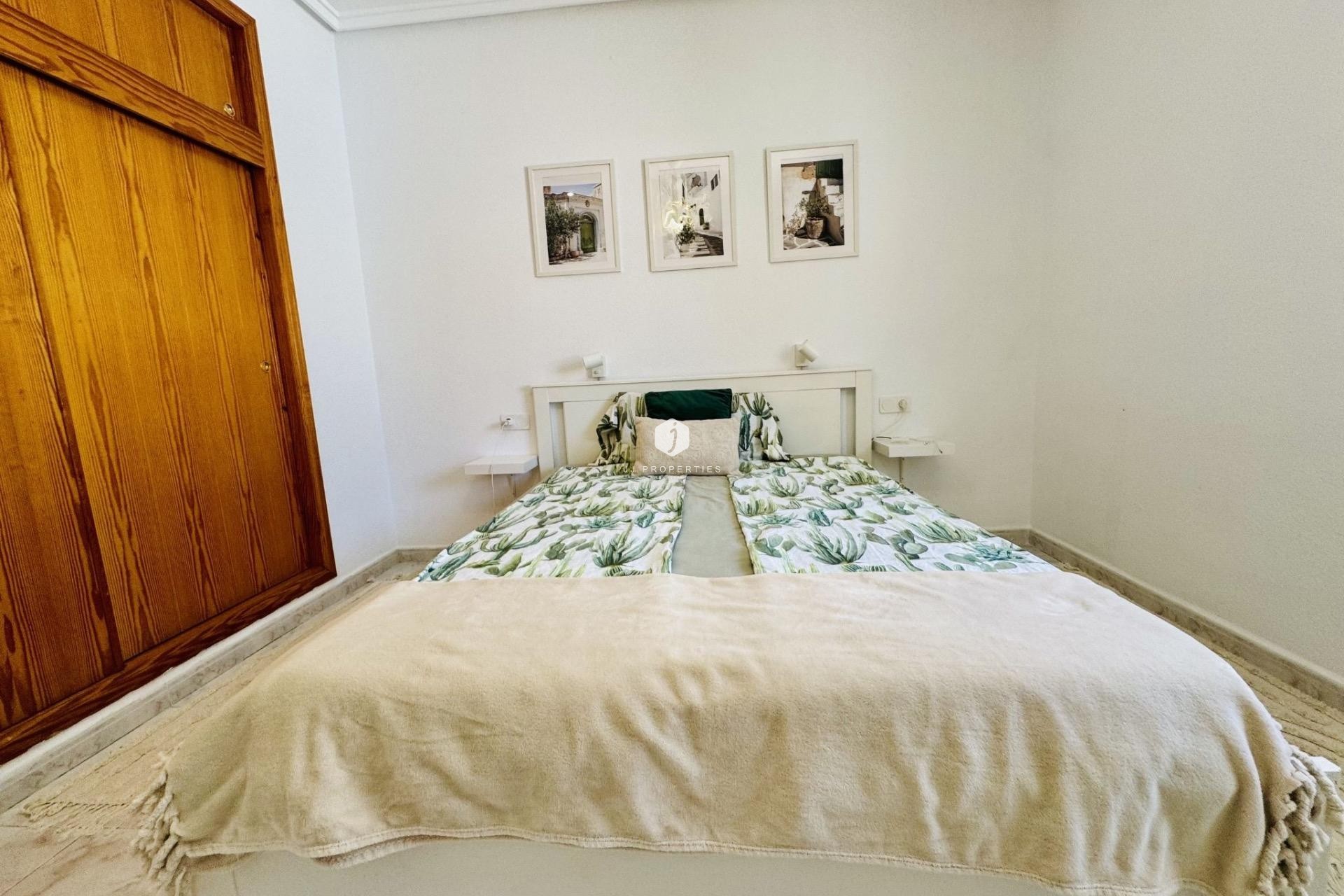 D'occasion - Villa -
Torrevieja - La Siesta - El Salado - Torreta