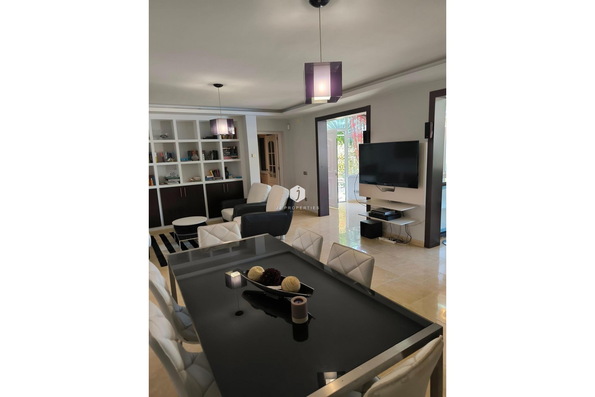 D'occasion - Villa -
Torrevieja - La siesta