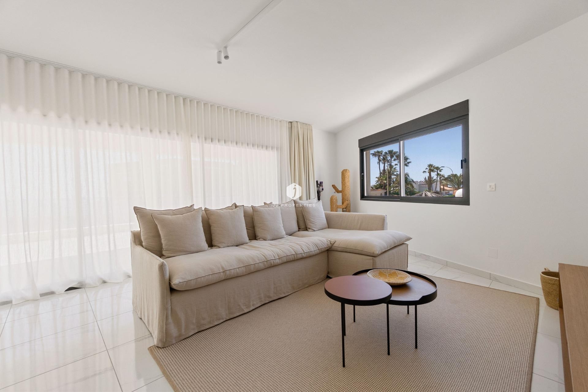 D'occasion - Villa -
Torrevieja - La veleta