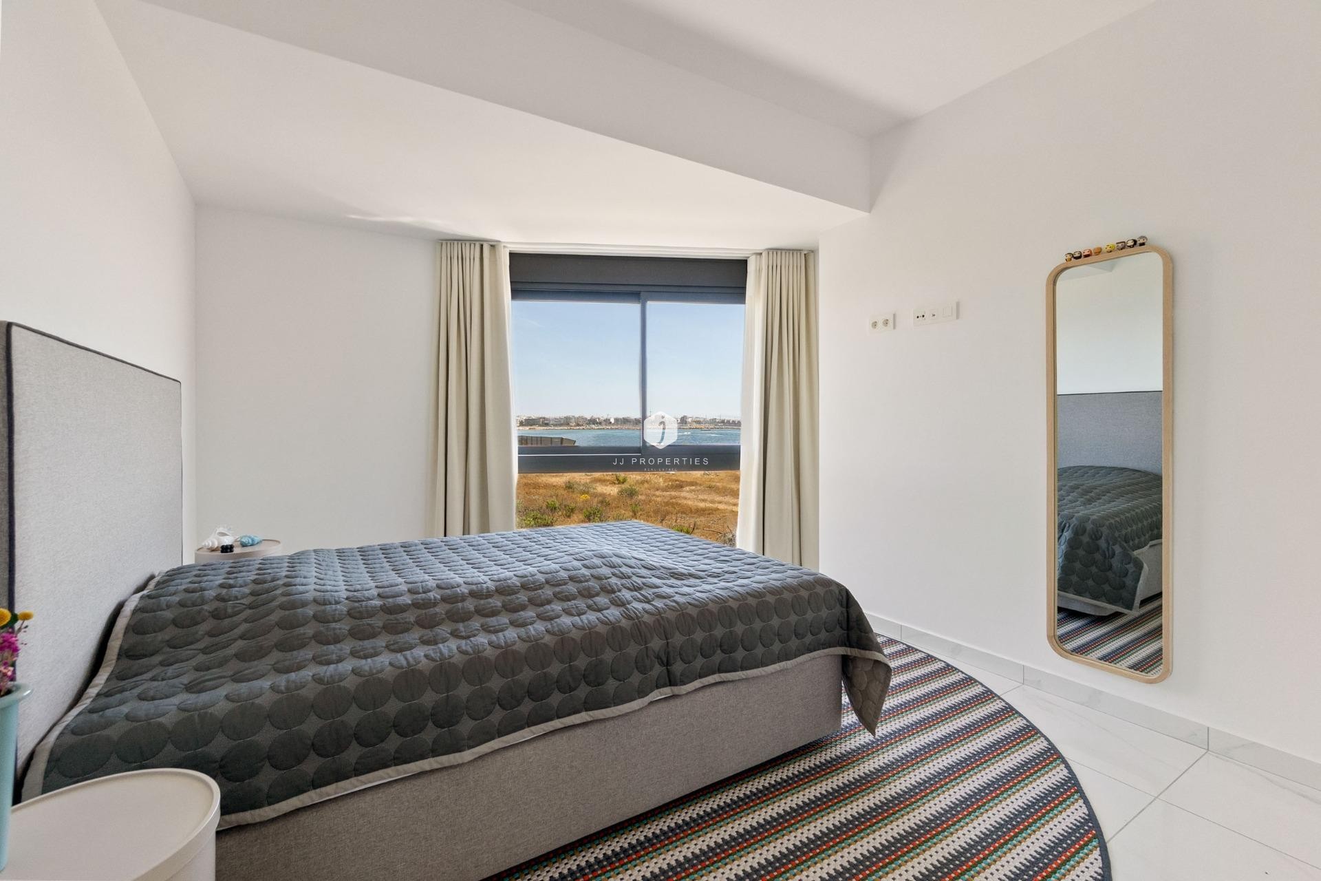 D'occasion - Villa -
Torrevieja - La veleta