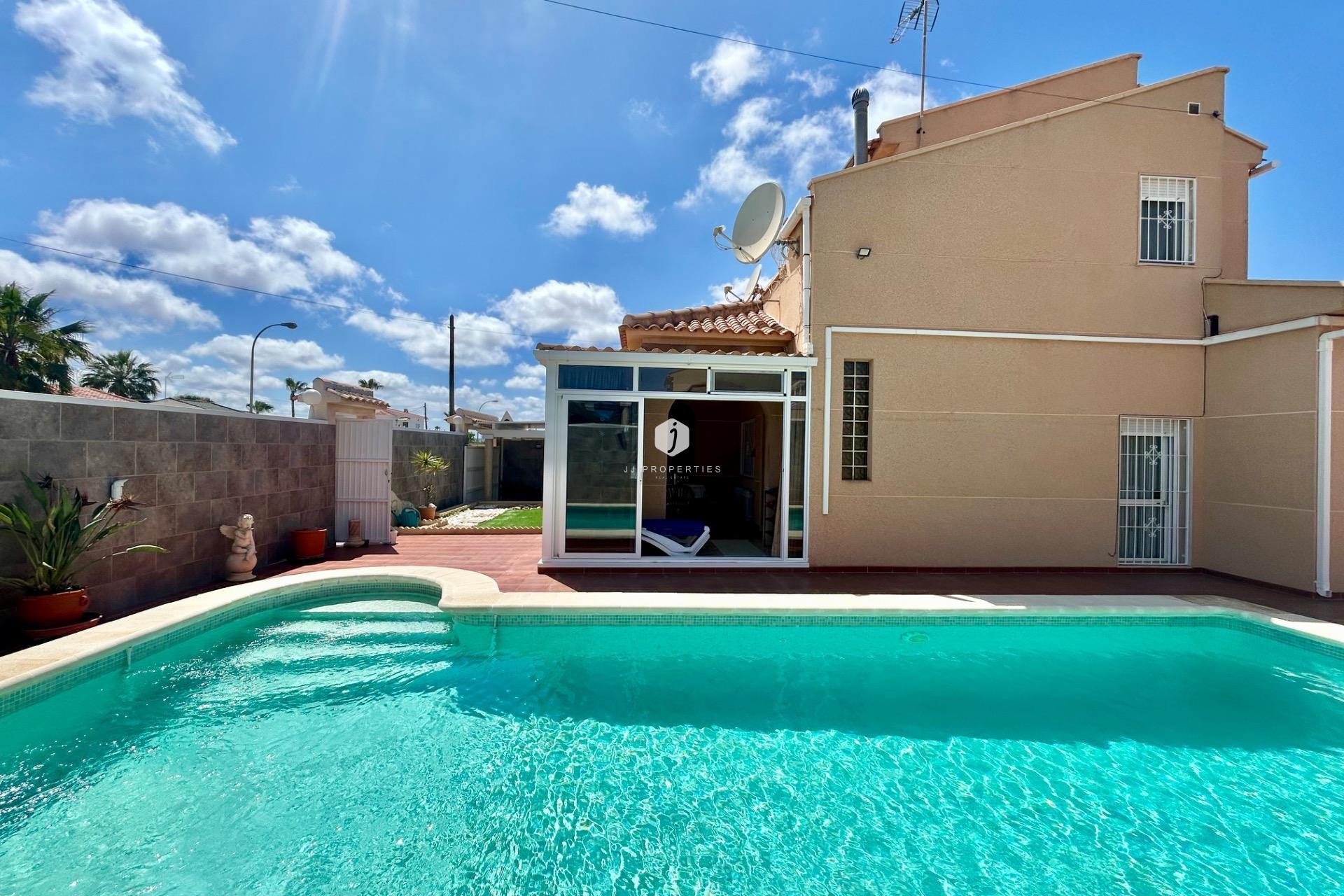 D'occasion - Villa -
Torrevieja - San luis