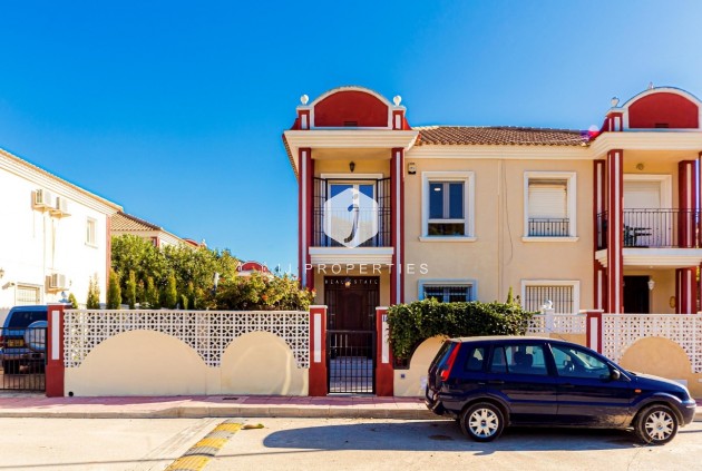 Duplex - Aus zweiter Hand - Dehesa de Campoamor -
                Costa Blanca