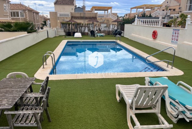 Duplex - Resale - San Miguel de Salinas -
                Las Filipinas