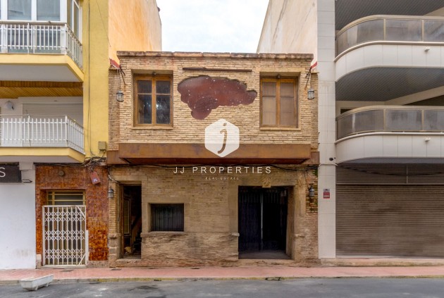 Kommerziell - Aus zweiter Hand -
            Torrevieja - JJ1179