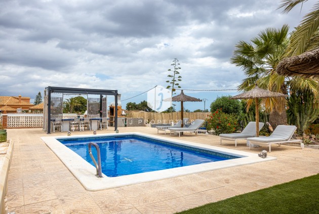 Landgut - Aus zweiter Hand -
            Albatera - C-80486