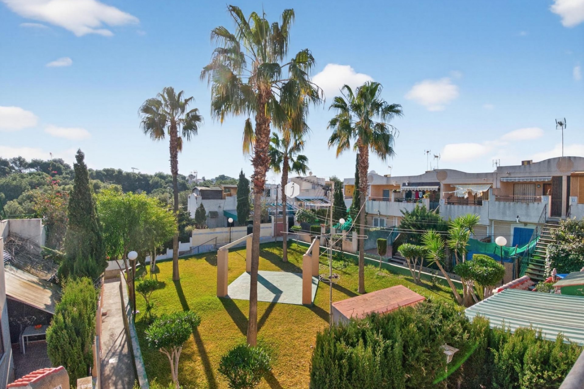 Lange Termijn Verhuur - duplex -
Torrevieja - Lago jardin