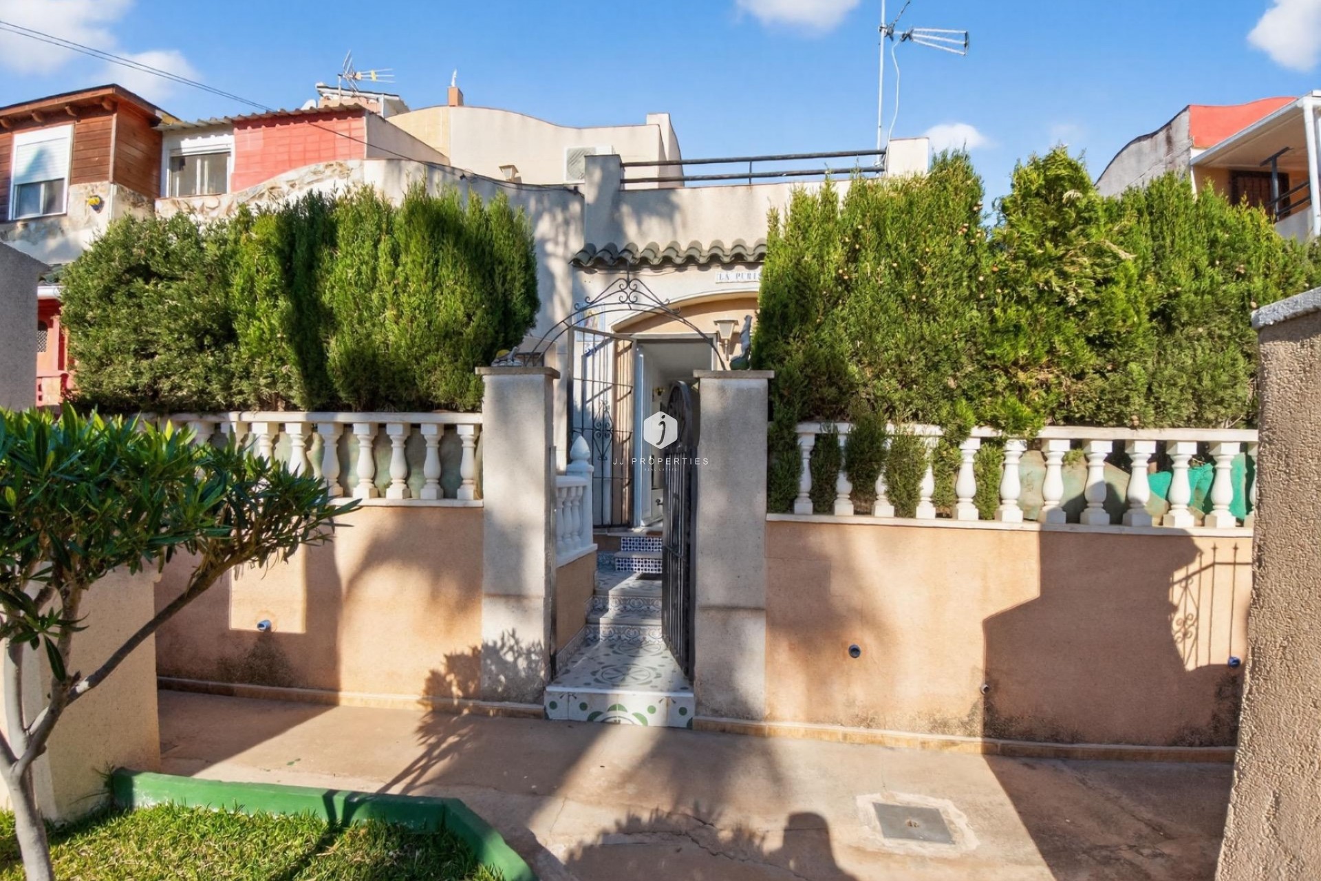 Long Term Rental - Duplex -
Torrevieja - Lago jardin