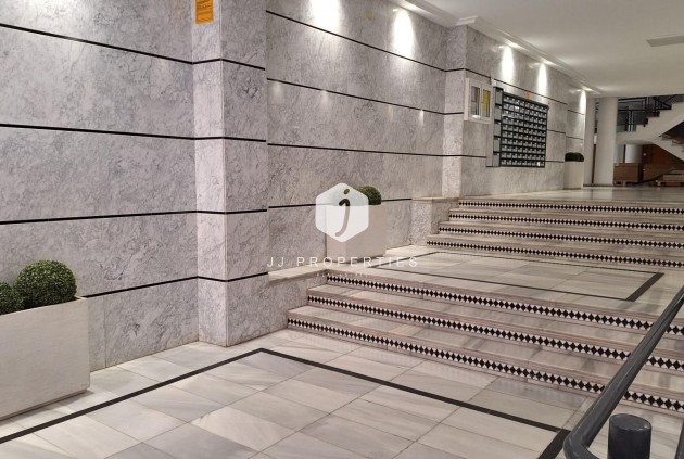 Mieszkanie w bloku - Z drugiej ręki - Torrevieja -
                Acequion