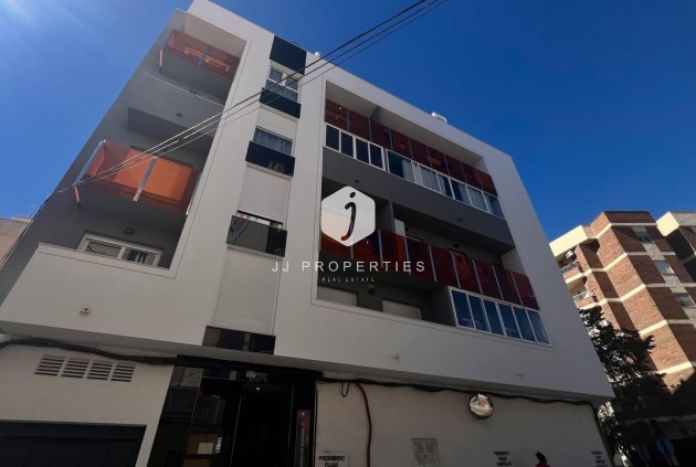 Mieszkanie w bloku - Z drugiej ręki -
            Torrevieja - C-39064