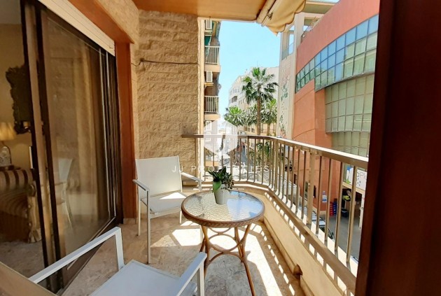 Mieszkanie w bloku - Z drugiej ręki -
            Torrevieja - C-48527