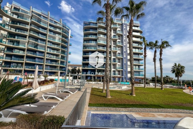 Mieszkanie w bloku - Z drugiej ręki -
            Torrevieja - C-75273