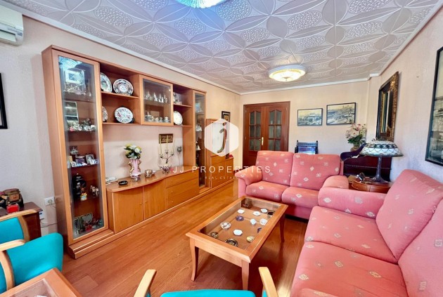 Mieszkanie w bloku - Z drugiej ręki - Torrevieja -
                Centro