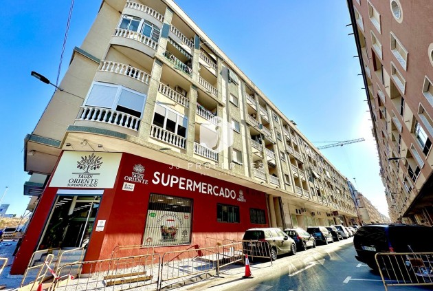 Mieszkanie w bloku - Z drugiej ręki - Torrevieja -
                Centro
