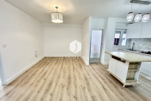 Mieszkanie w bloku - Z drugiej ręki - Torrevieja -
                Costa Blanca