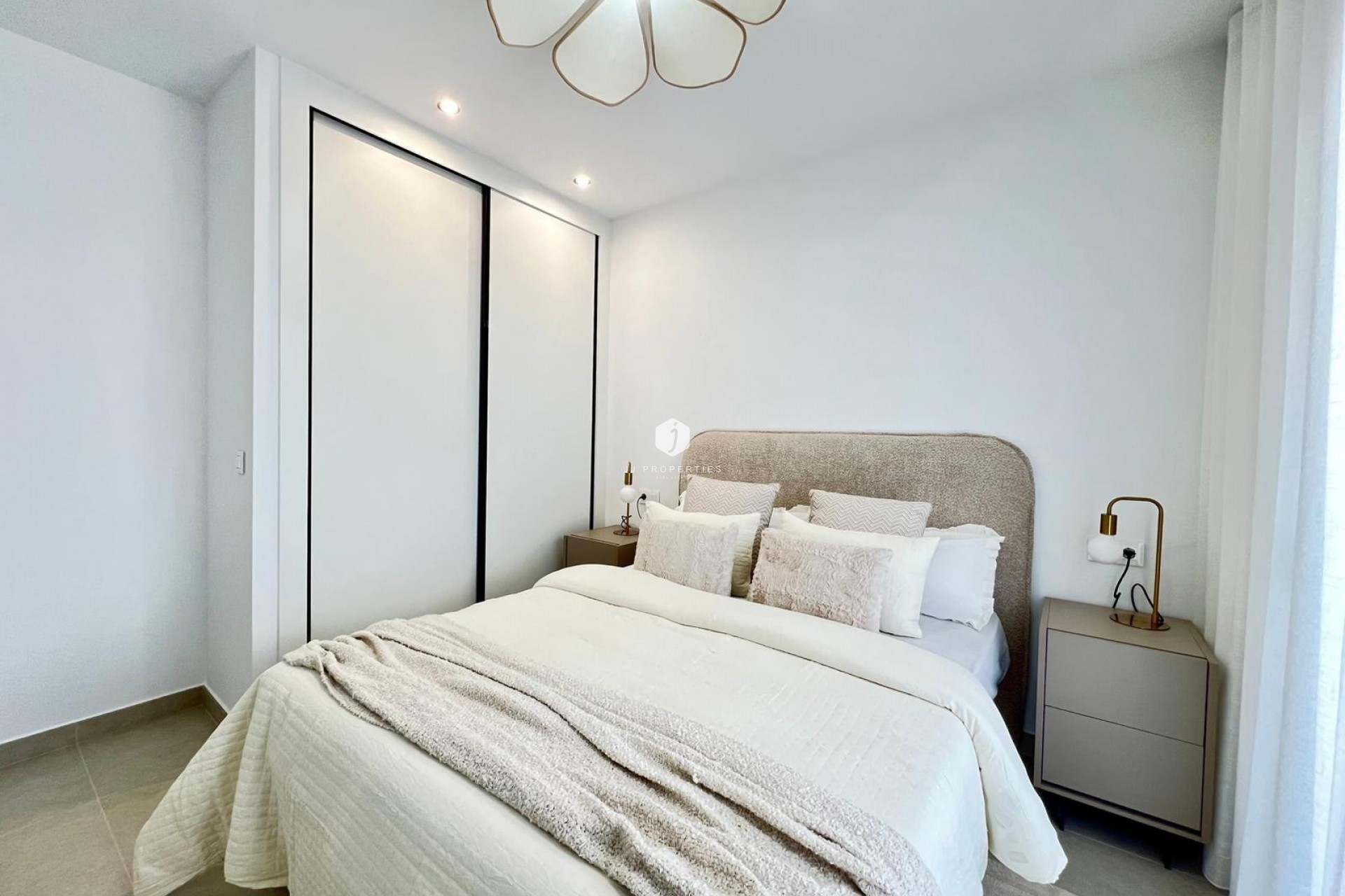 Neue Gebäude - Chalet -
Benferri - Benfis Park