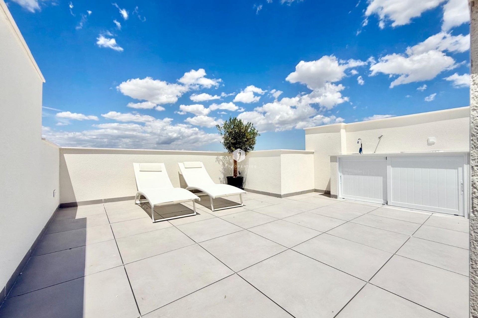 Neue Gebäude - Chalet -
Cox - San Fernando