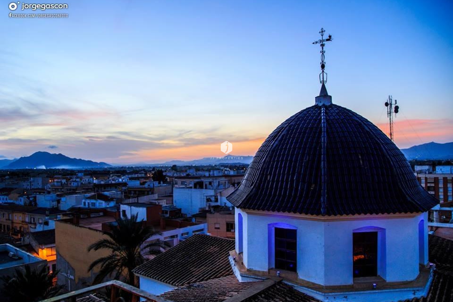 Neue Gebäude - Chalet -
Dolores - Sector 2