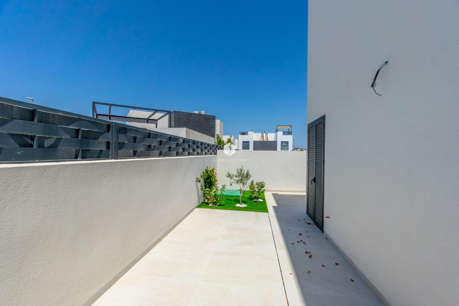 Neue Gebäude - Villa -
Benijofar