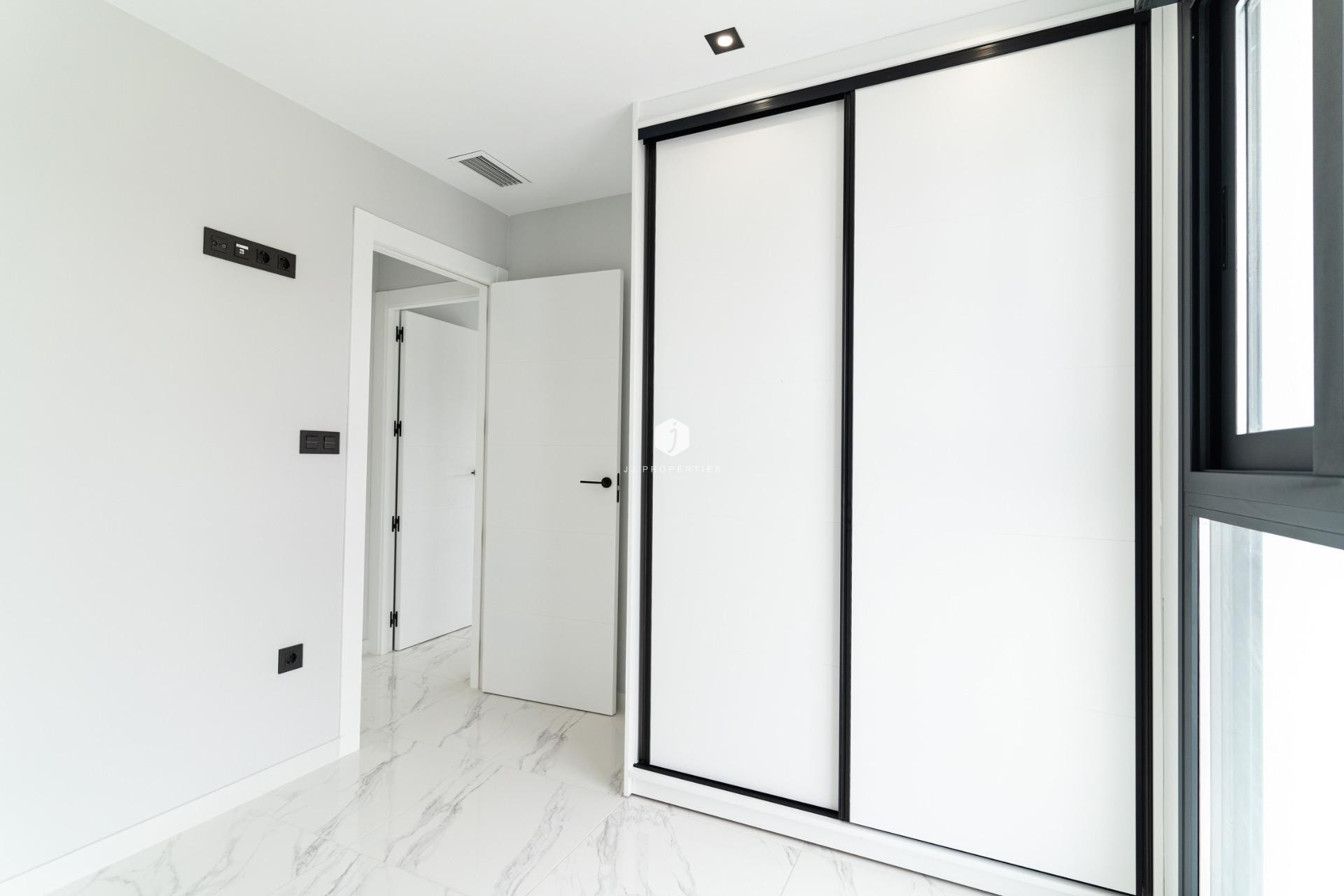 Neue Gebäude - Villa -
Orihuela Costa - Punta Prima