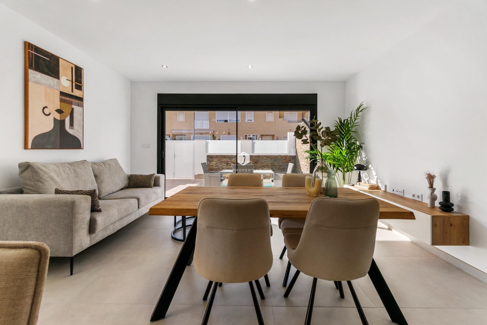 Neue Gebäude - Villa -
San Pedro del Pinatar - Polideportivo