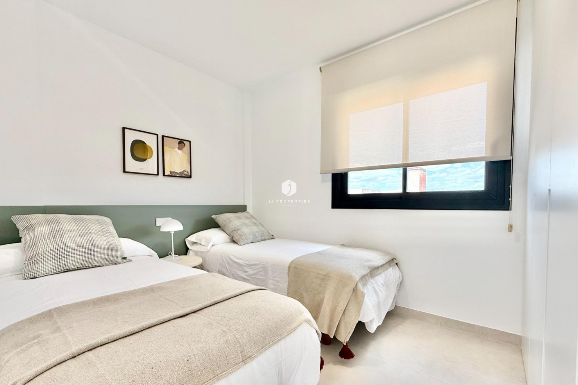 New Build - Chalet -
Cox - San Fernando