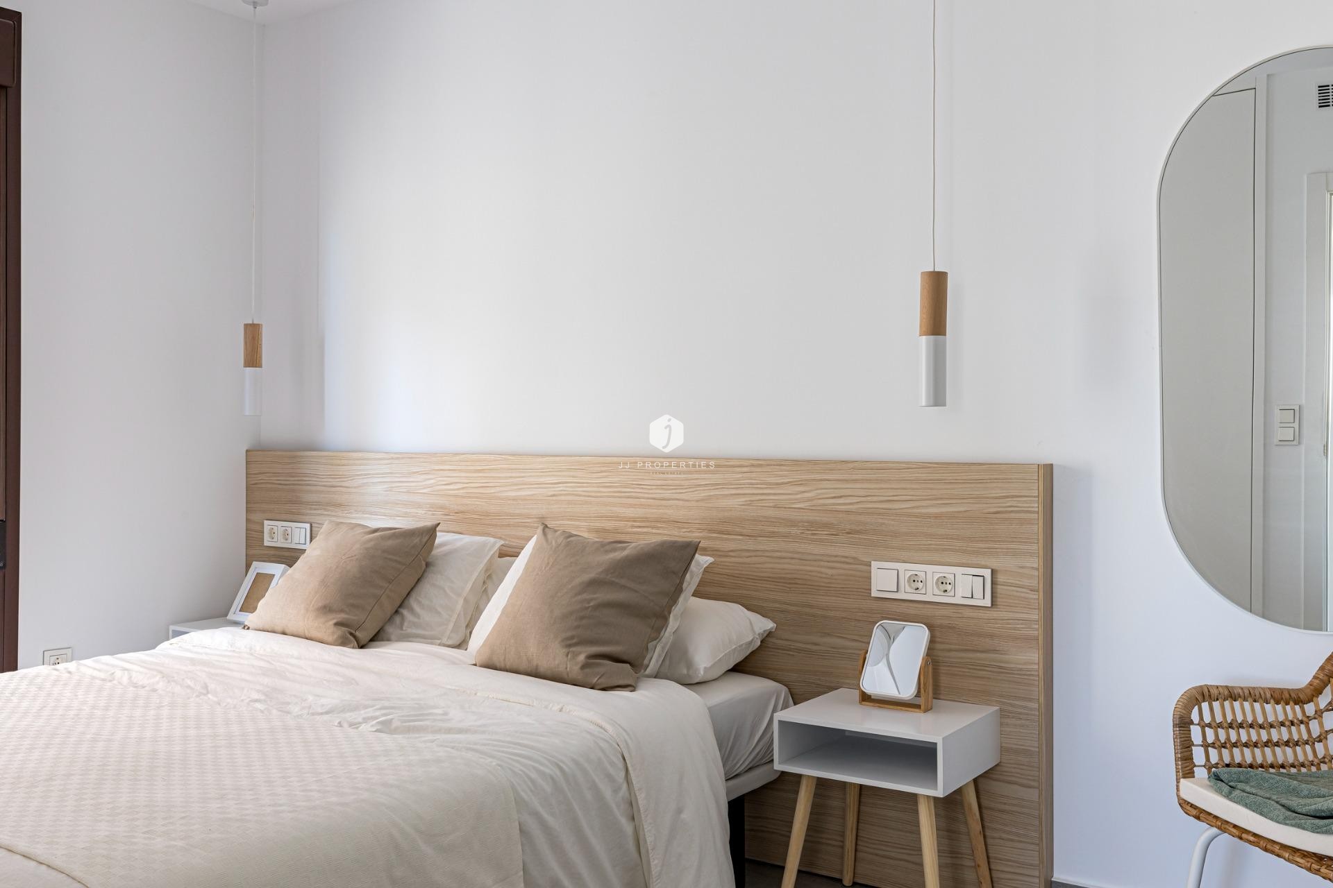 Nowy budynek - Bungalow -
Pilar de la Horadada - pueblo