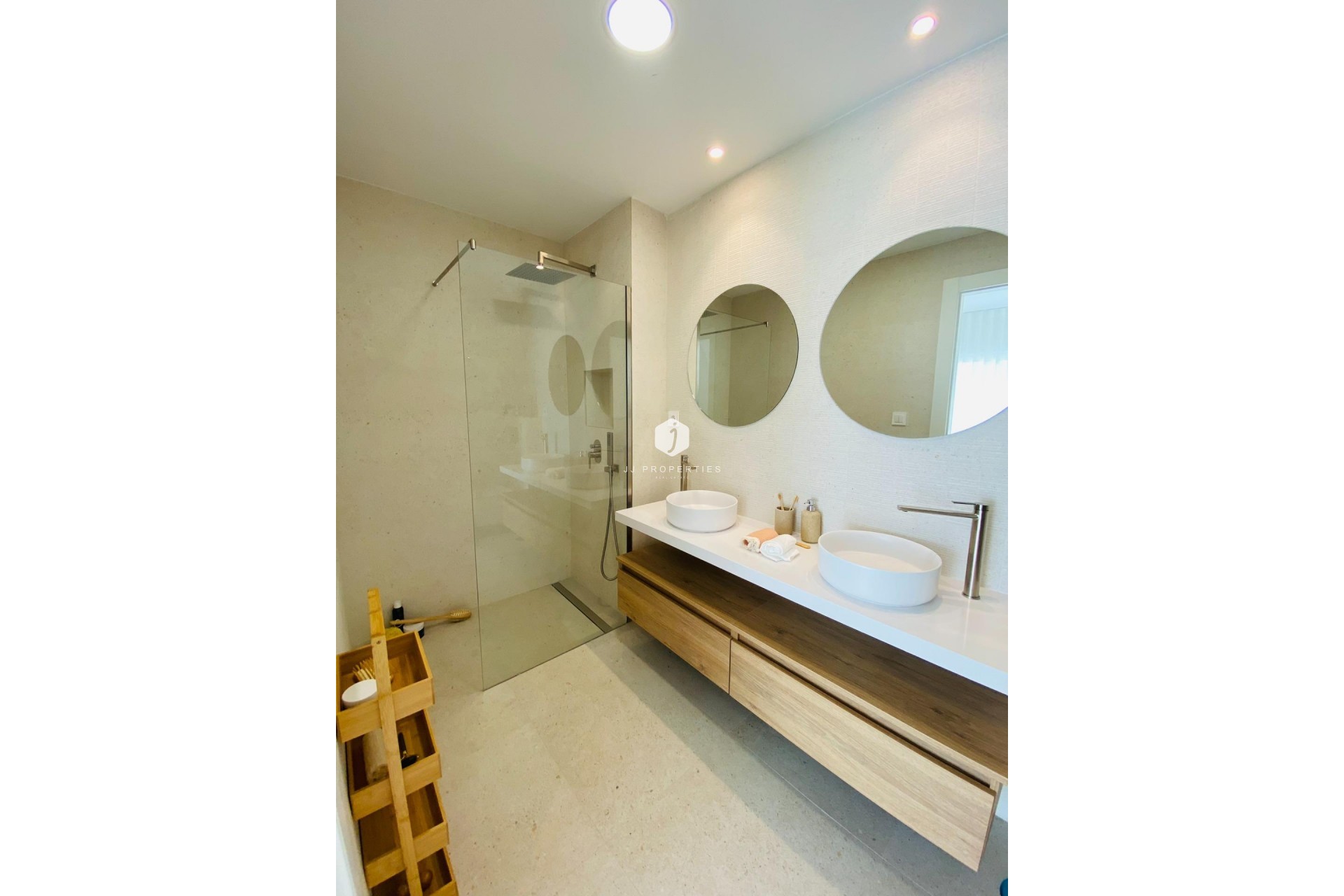 Nowy budynek - Bungalow -
Pilar de la Horadada - pueblo