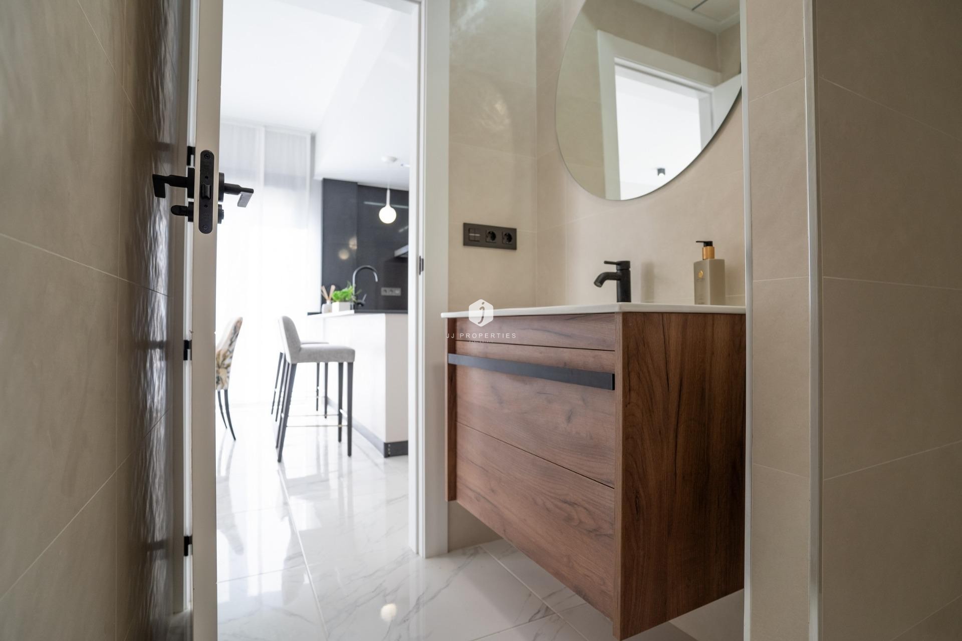 Nowy budynek - Bungalow -
Pilar de la Horadada - pueblo