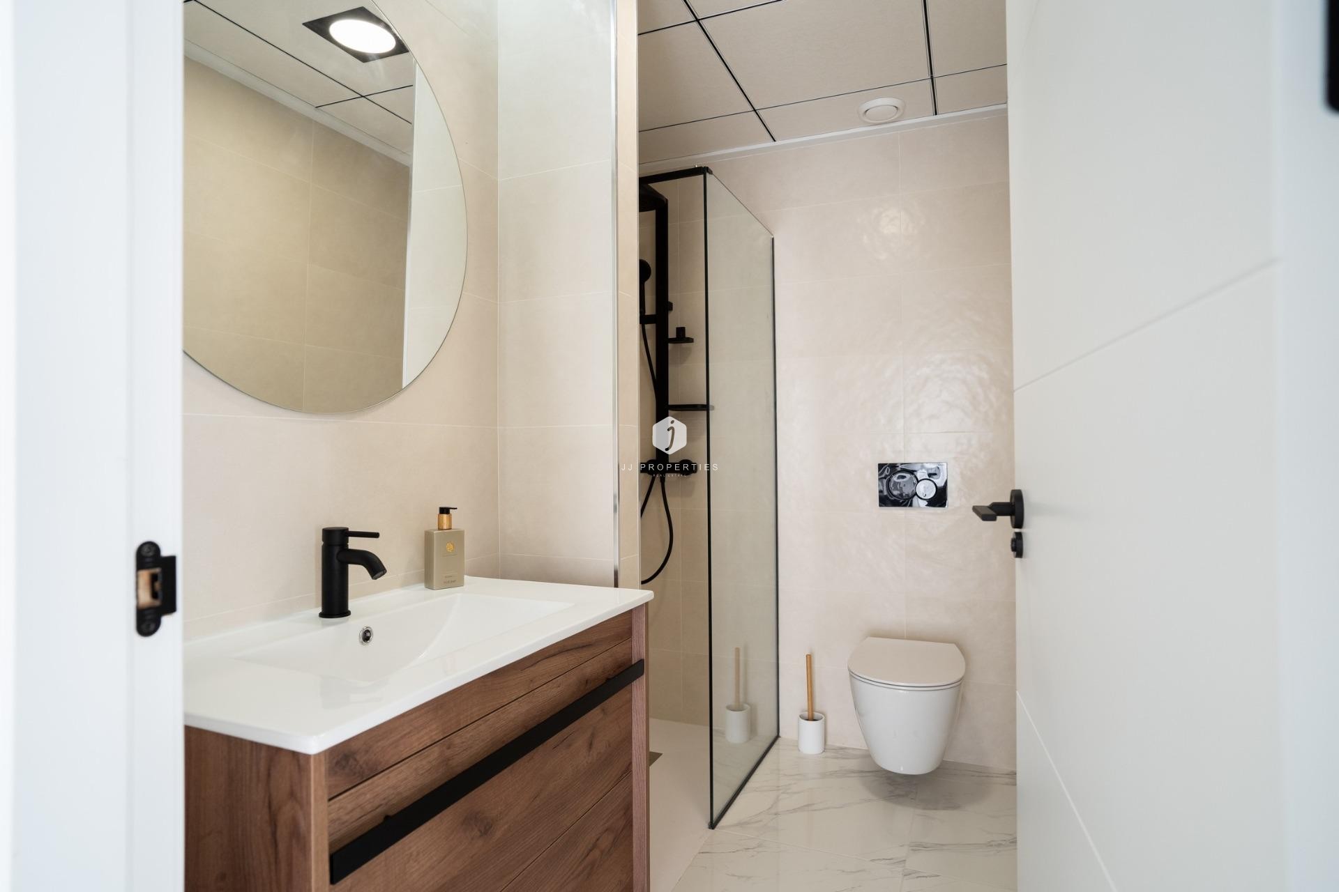 Nowy budynek - Bungalow -
Pilar de la Horadada - pueblo