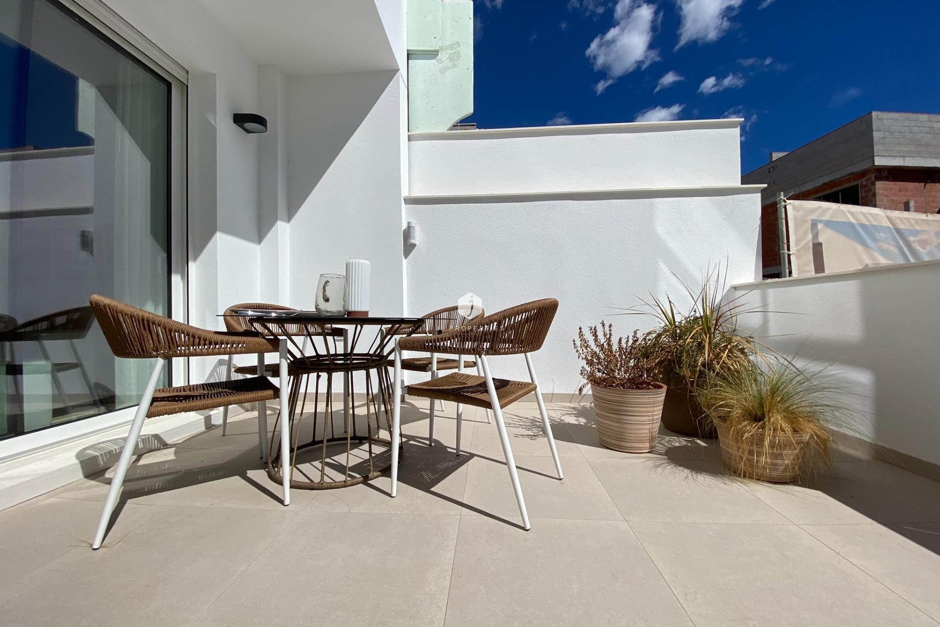 Nowy budynek - Bungalow -
Pilar de la Horadada - pueblo