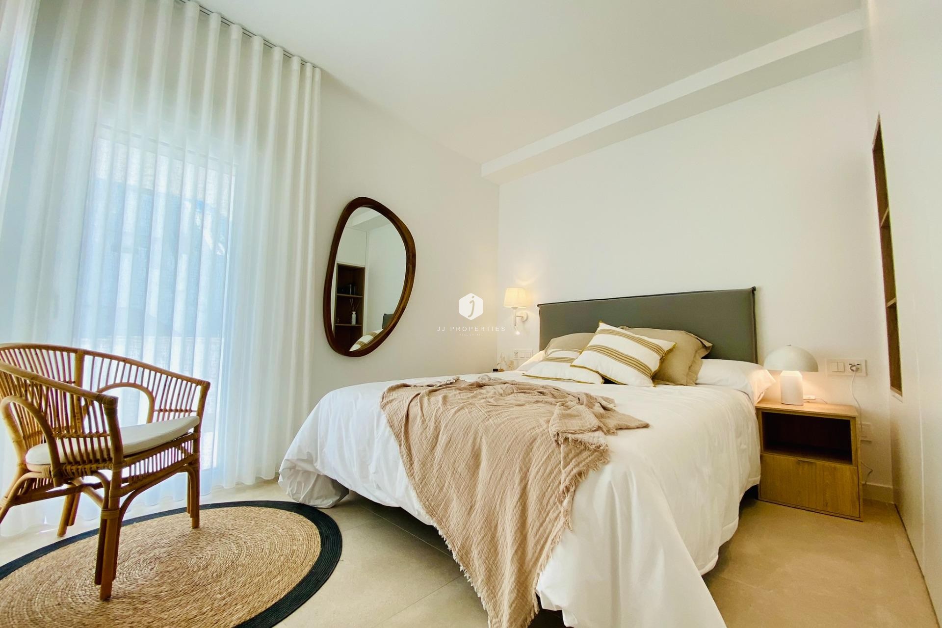 Nowy budynek - Bungalow -
Pilar de la Horadada - pueblo