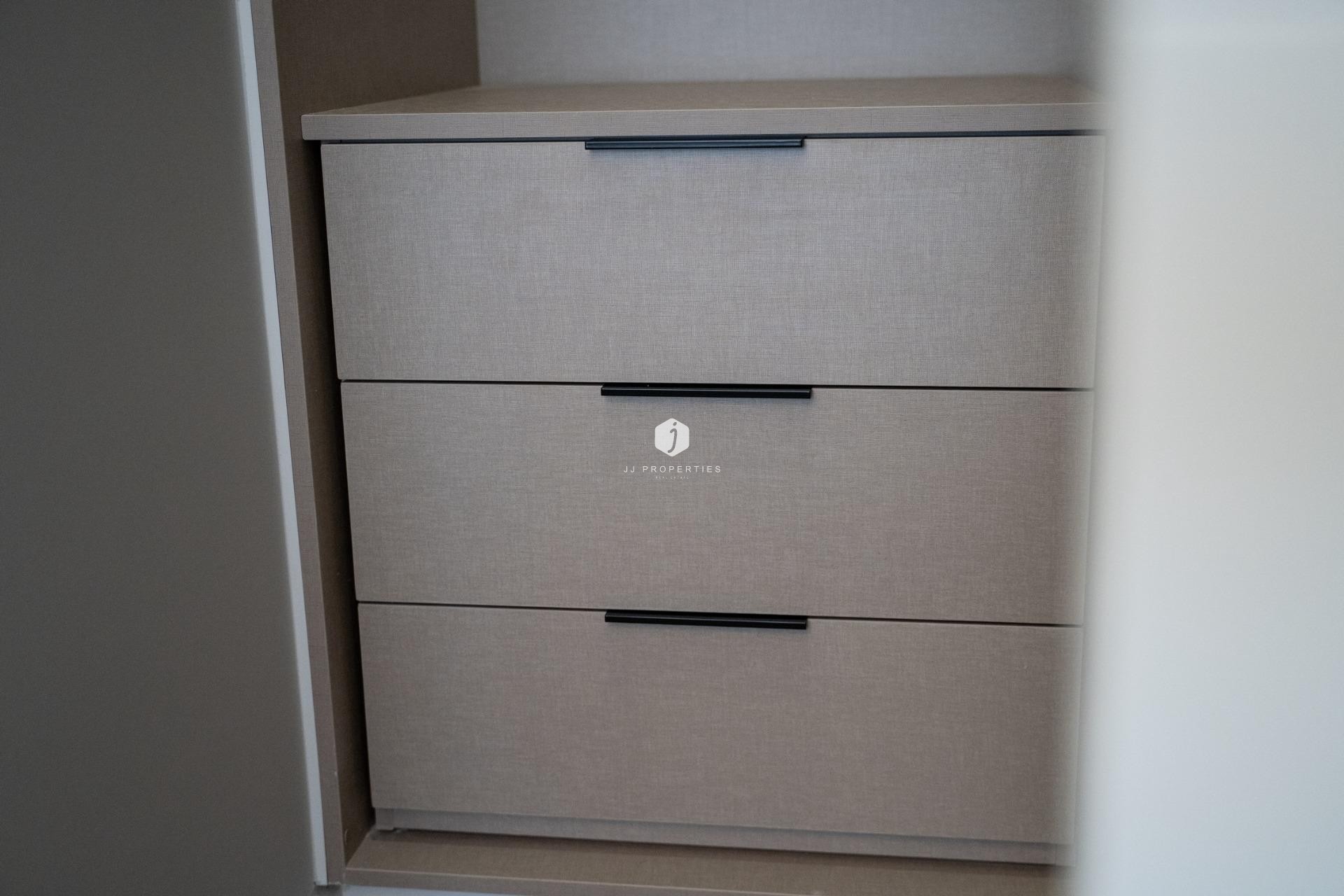 Nowy budynek - Szalet -
Orihuela Costa - Entre golf