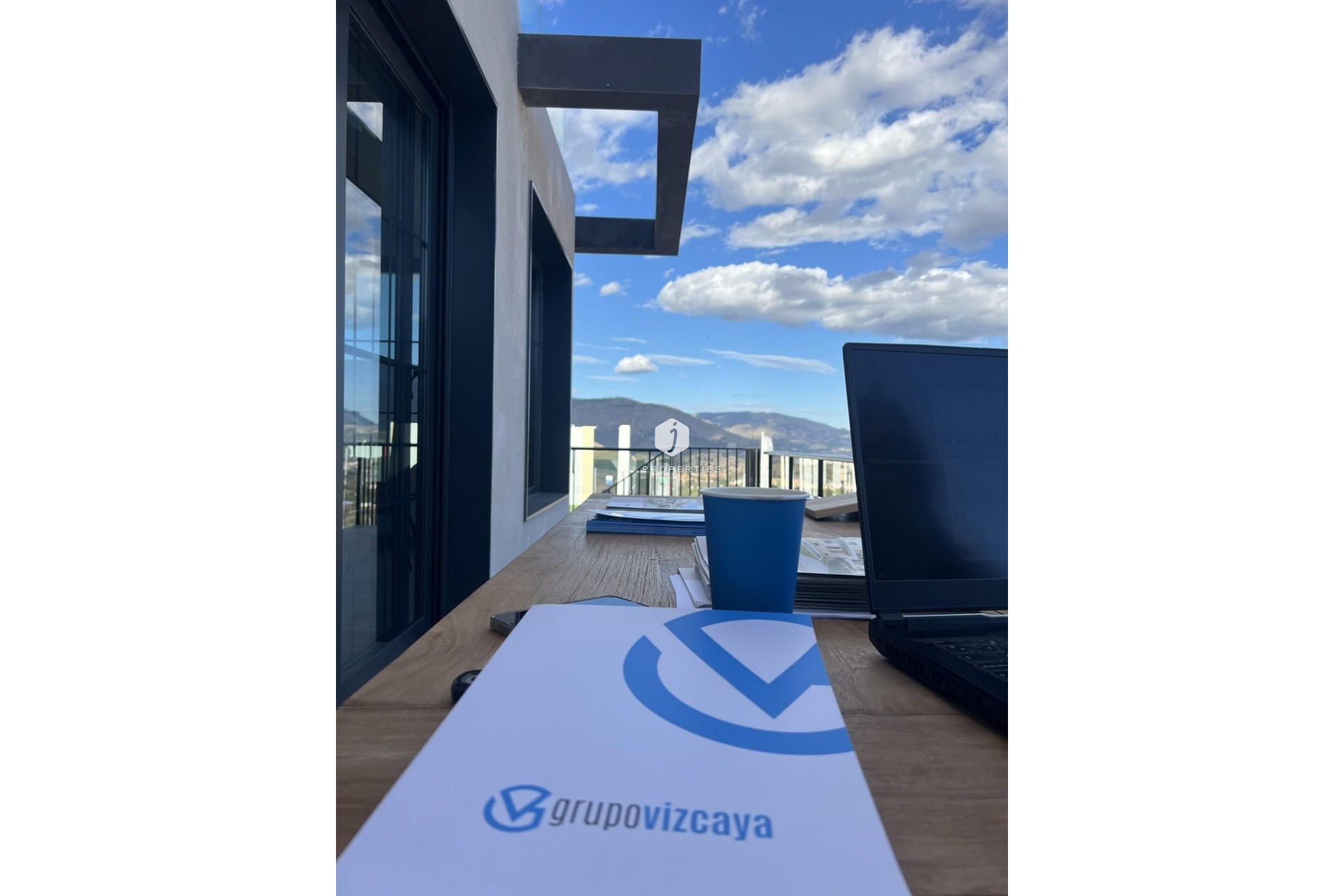 Nowy budynek - Szalet -
Polop - PAU1