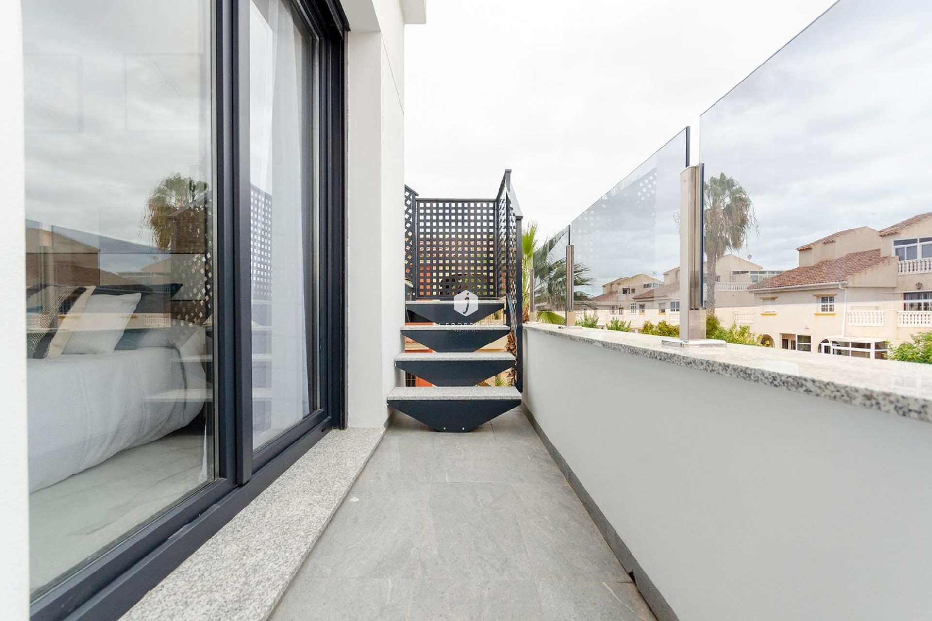 Nowy budynek - Villa -
Torrevieja - Torretas